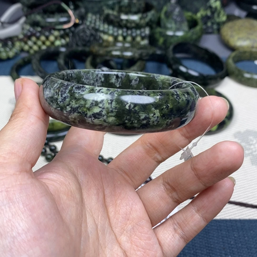 蛇纹石玉未镶嵌手镯壹*柳