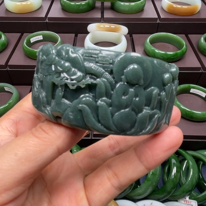 和田玉未镶嵌手镯