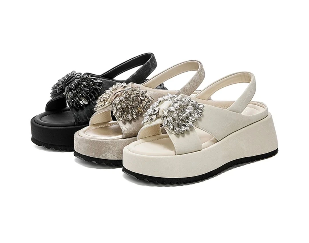 时尚气质水钻蝴蝶结厚底凉鞋女款2025夏季新款百搭拖鞋高跟