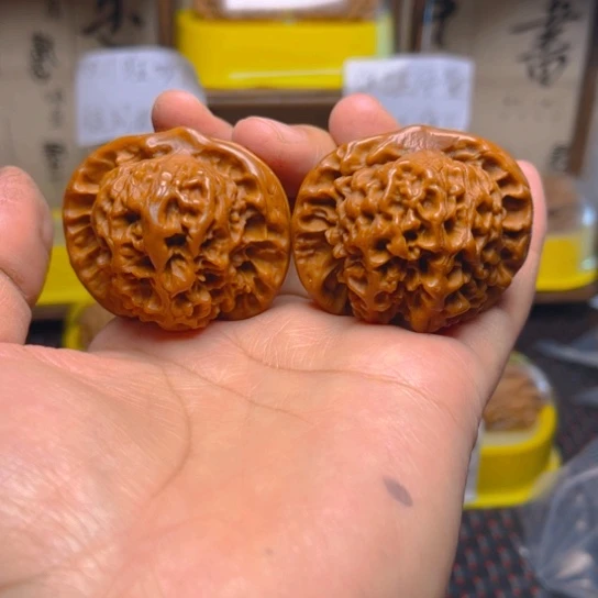 文玩核桃吊坠帝王