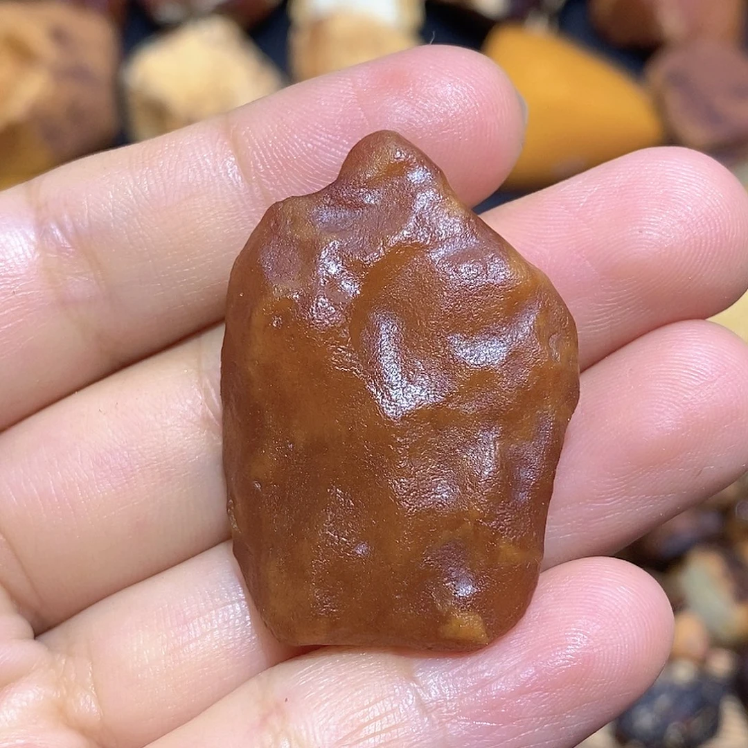 琥珀颈饰未镶嵌蜜蜡原石