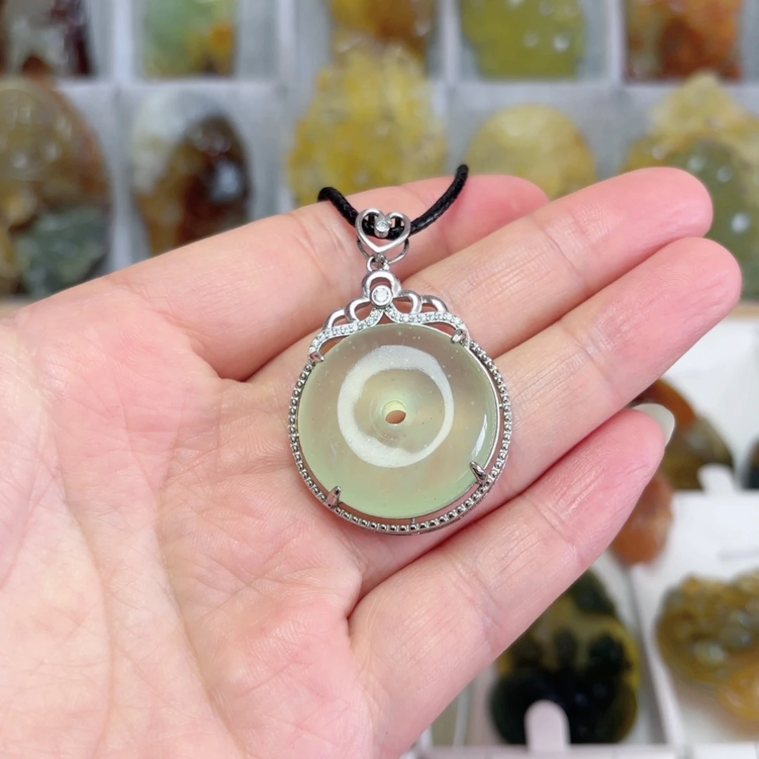 未镶嵌蛇纹石玉吊坠(不含链)