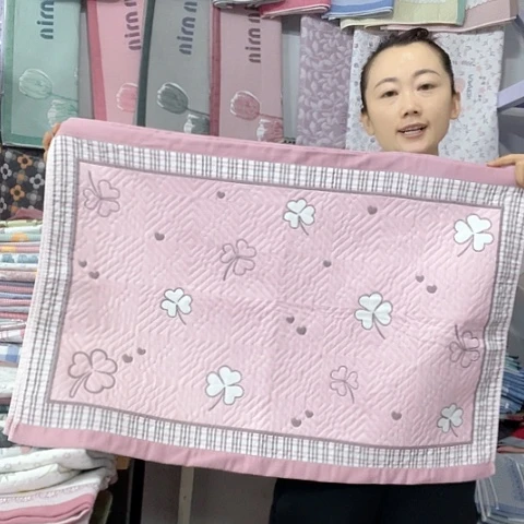 棉特价粉色四叶草