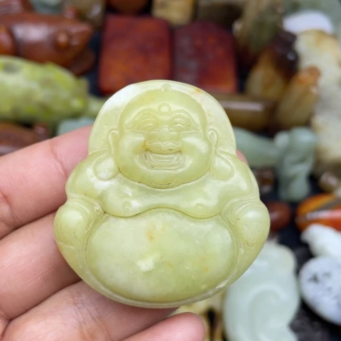 蛇纹石玉未镶嵌颈饰40