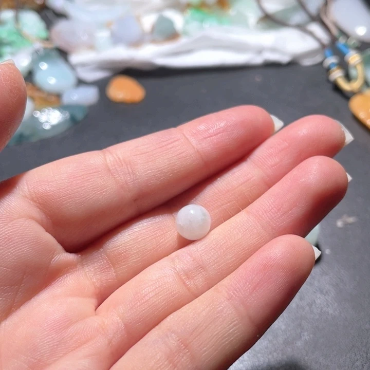 【闪购商品】翡翠颈饰未镶嵌呆*子天然翡翠