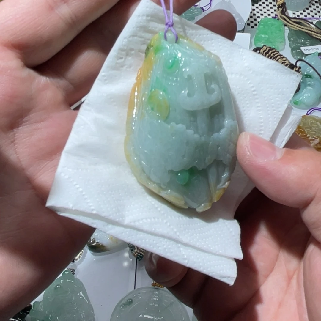 翡翠颈饰未镶嵌天然