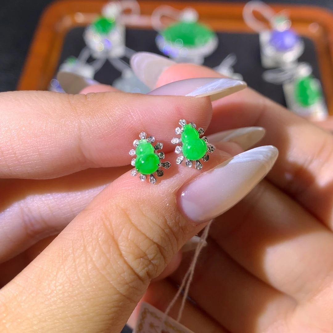 18K金镶嵌翡翠耳饰翡翠