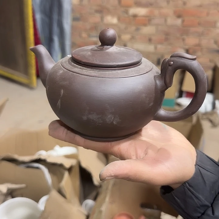库存微瑕紫砂壶一个