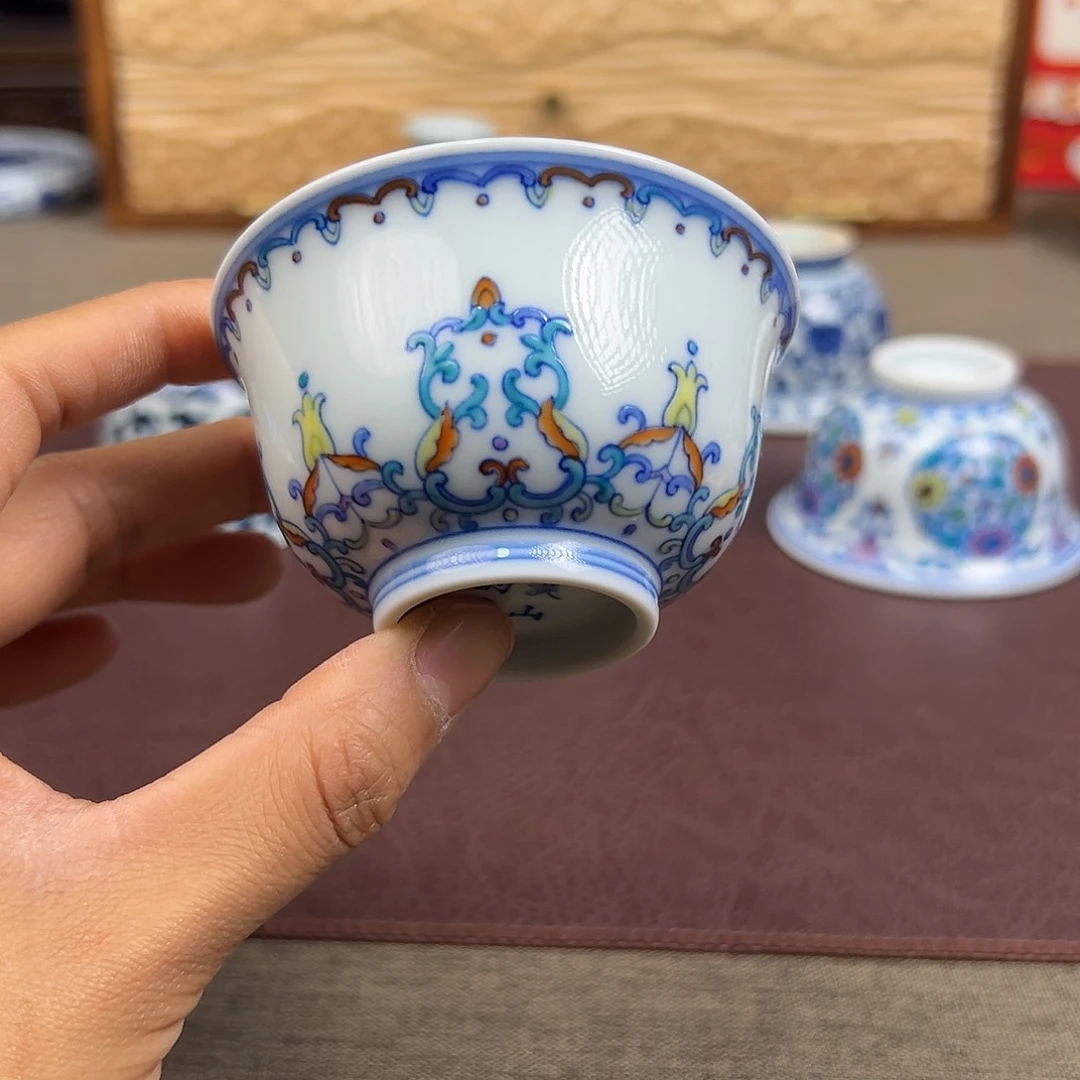 摆件景德镇缠枝如意小客杯