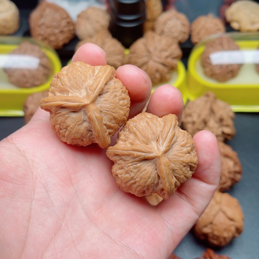 吊坠文玩核桃乾隆磨狮子头三棱38×37×37