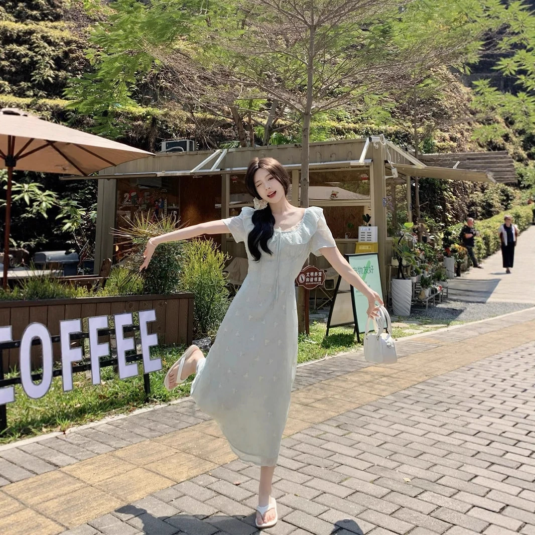2025夏大码胖妹妹法式温柔薄荷绿蕾丝拼接重工刺绣收腰显瘦连衣裙