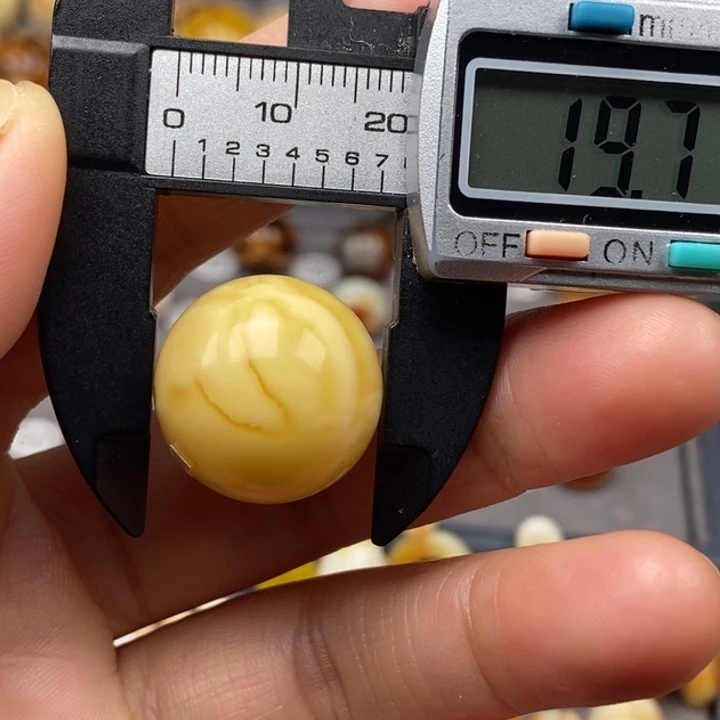 琥珀未镶嵌耳饰圆珠