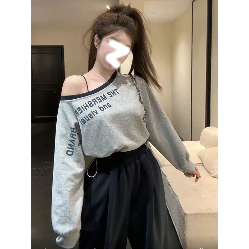 设计感宽松减龄百搭短款上衣秋季新款辣妹字母印花斜肩套头卫衣女