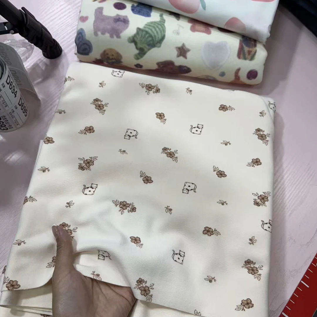 布料猫咪自发热奶酪绒1-1.2-1.5米多拍连裁