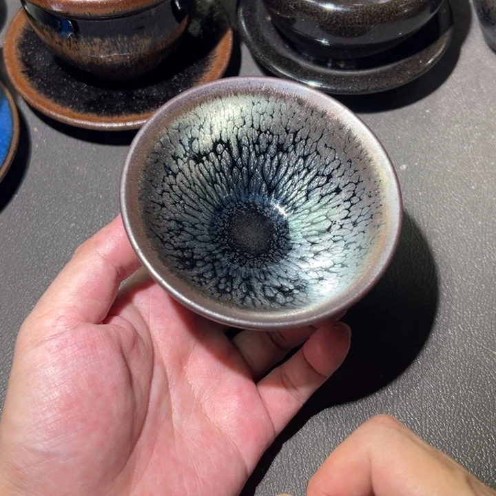 茶盏这个人就是他本人吗