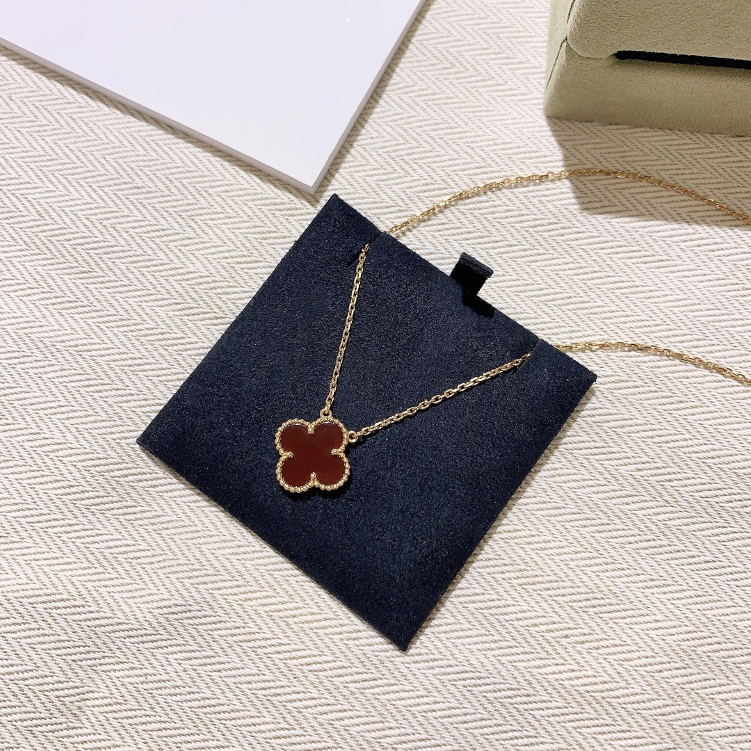 95新 梵克雅宝 GGS梵克雅宝红玉髓项链新扣/68490003