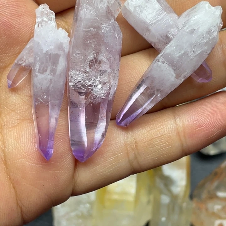 克鲁兹未镶嵌水晶