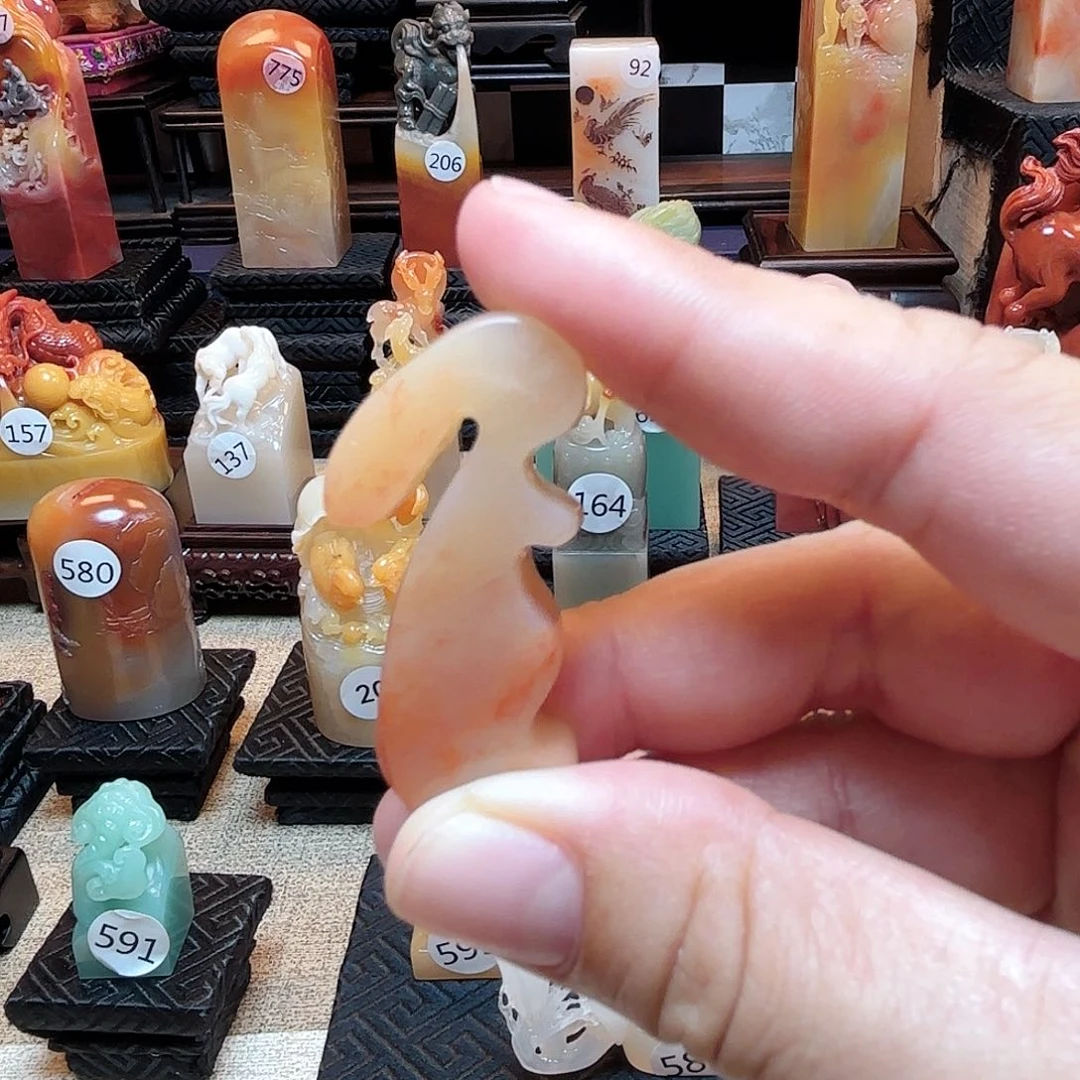 寿山石印石兔子剪影章