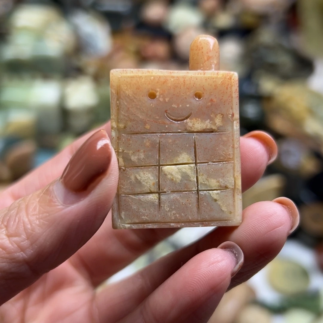 岫玉未镶嵌颈饰辽阳粉电话有瑕