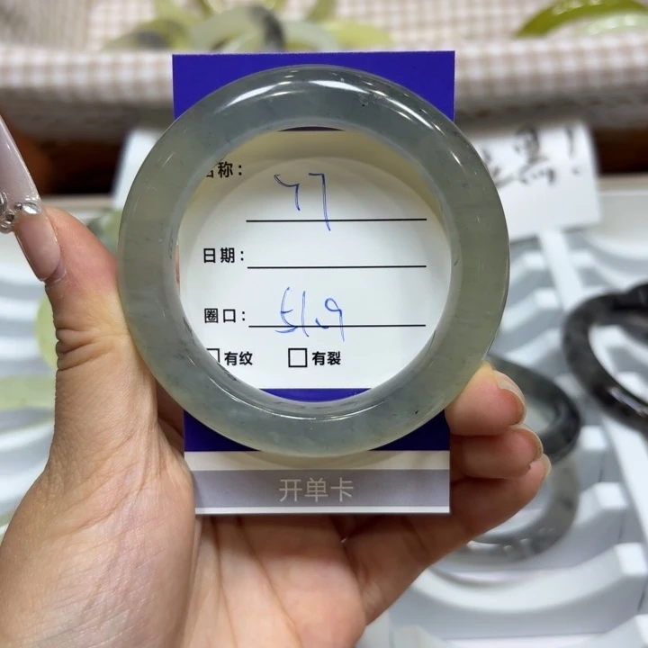 未镶嵌岫玉手镯天然