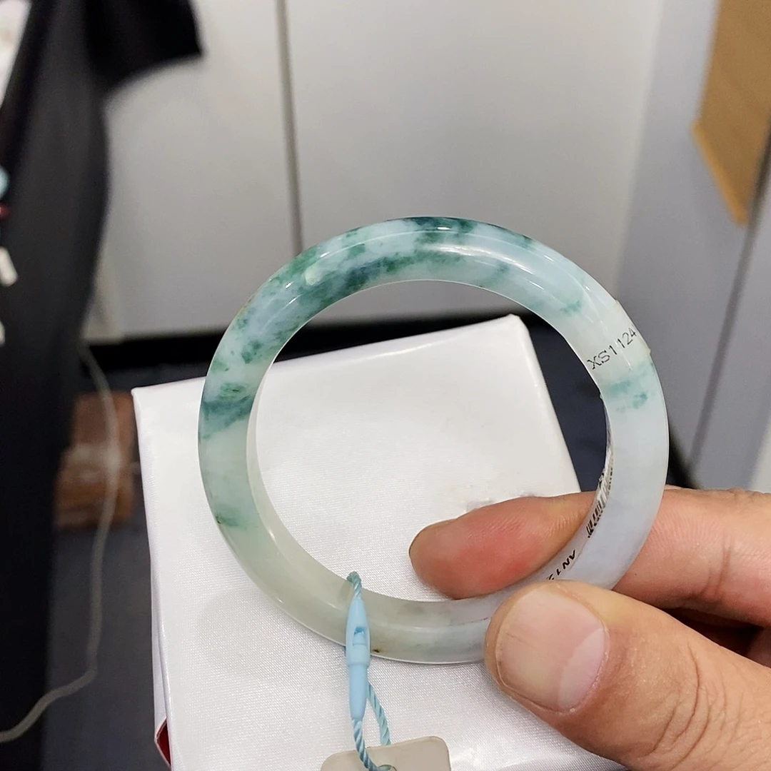 未镶嵌手镯翡翠阳***姐翡翠