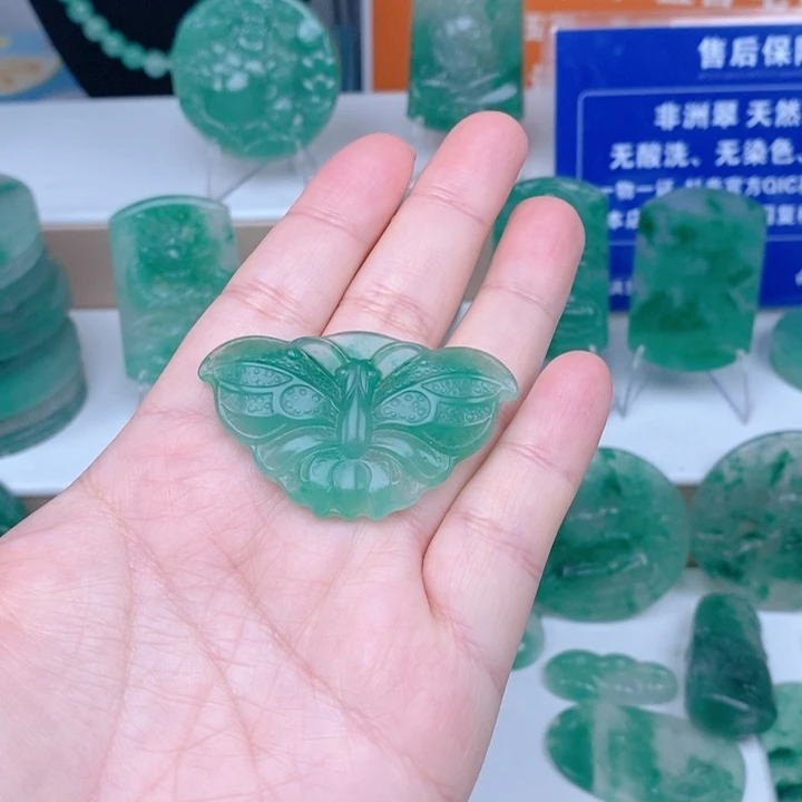 石英质玉未镶嵌颈饰