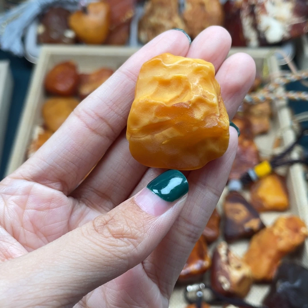 琥珀未镶嵌珠宝奇石