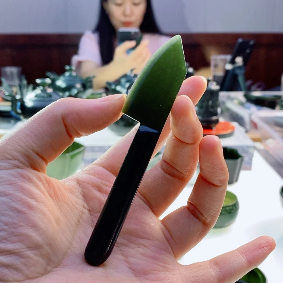未镶嵌和田玉（青玉）摆件