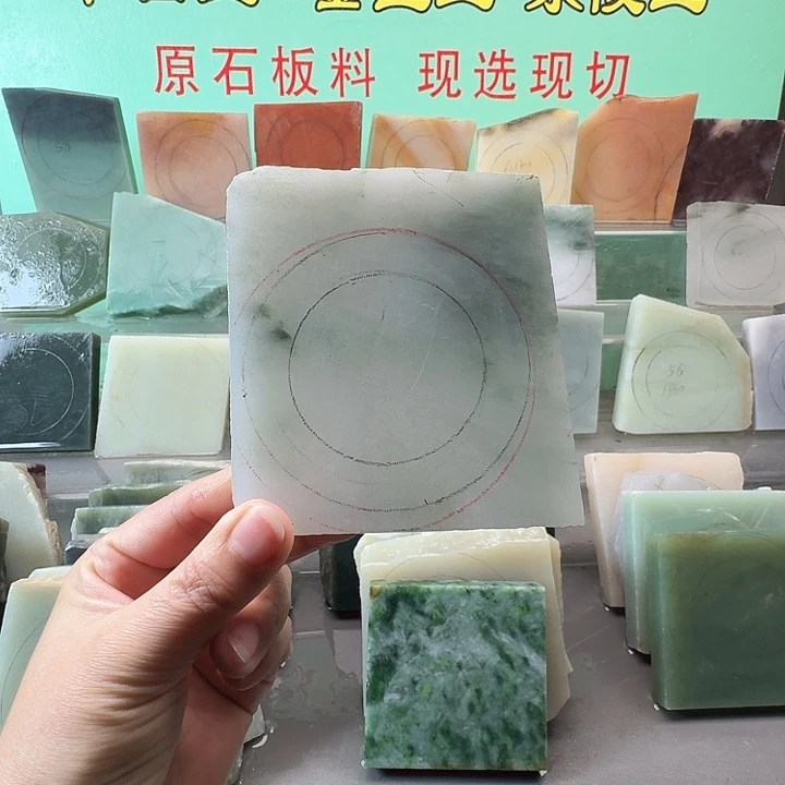 定制石英质玉（天山翠）手镯定制