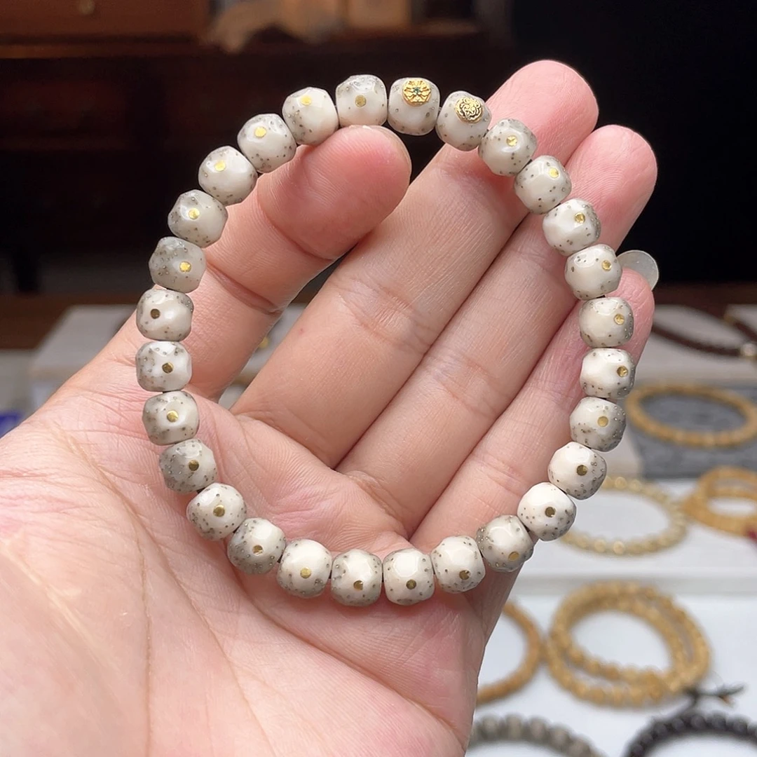 星月菩提手串满金钉