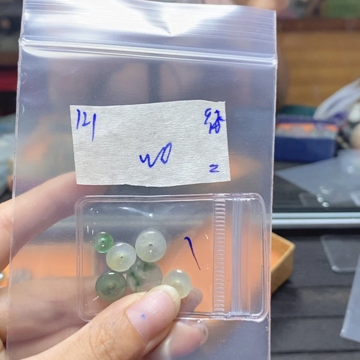 喵***莉定制翡翠未镶嵌不退
