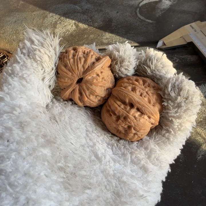 文玩核桃吊坠元宝