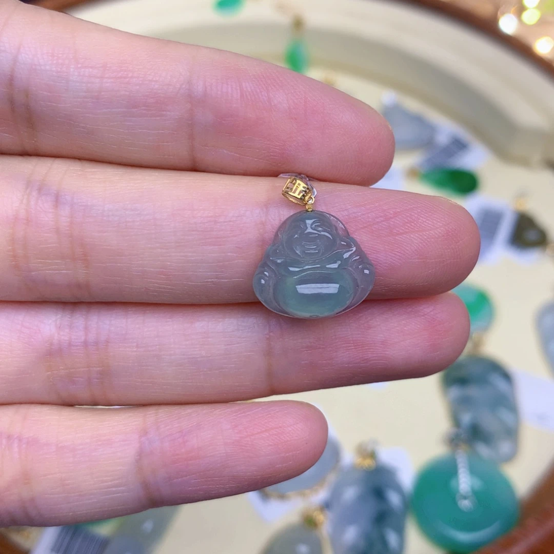 颈饰18K金镶嵌翡翠