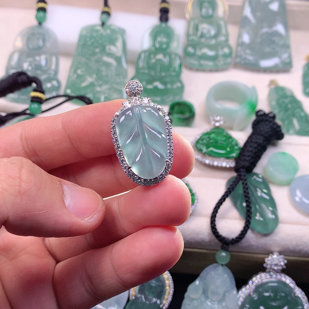 翡翠颈饰未镶嵌翡翠