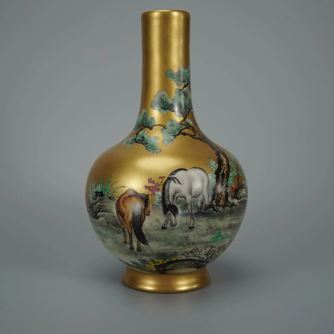 10183清乾隆描金墨彩长颈瓶