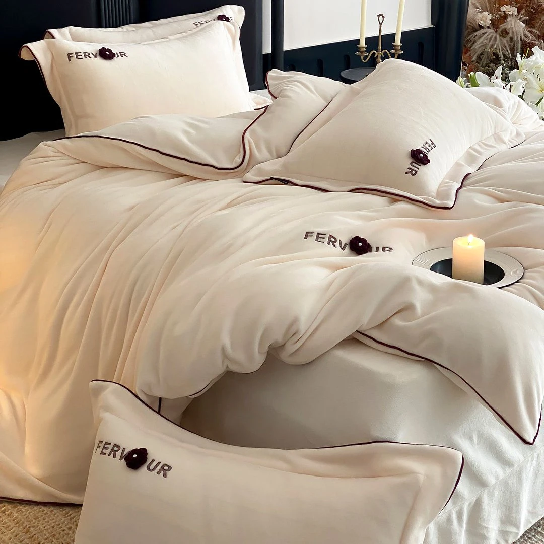 秋冬新品！！【小肆季】 裸感绒  轻奢简约纯色加厚小众款四件套