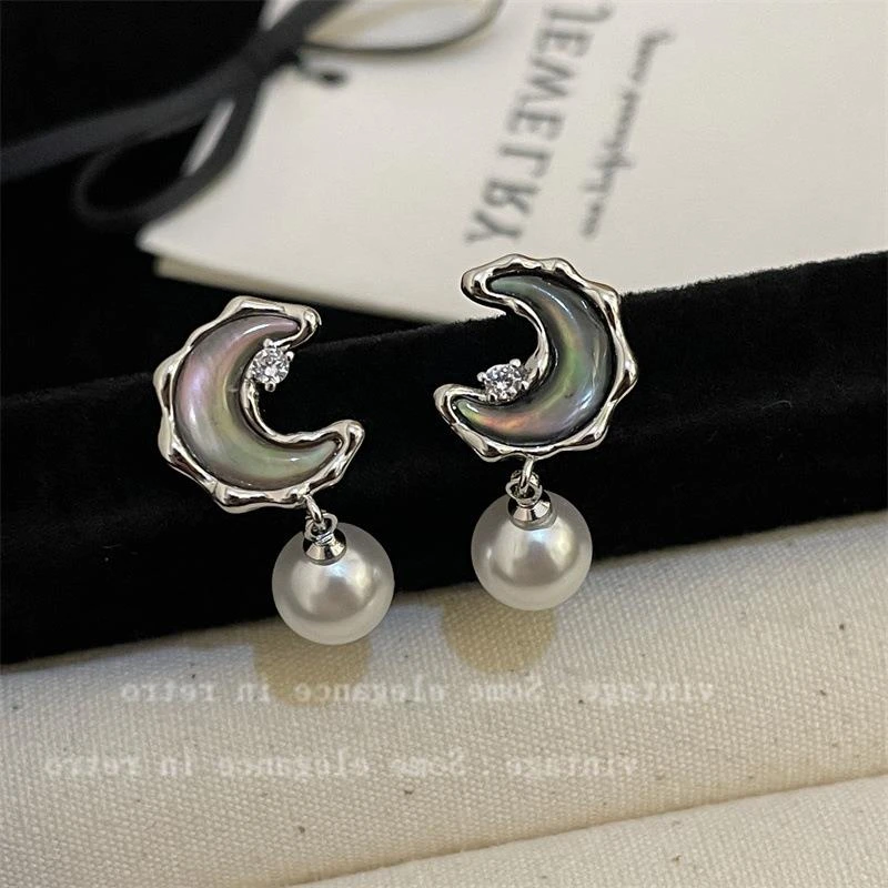 铜合金锆石耳饰 爆款月亮锆石耳环女新款爆款轻奢百搭精致耳钉气