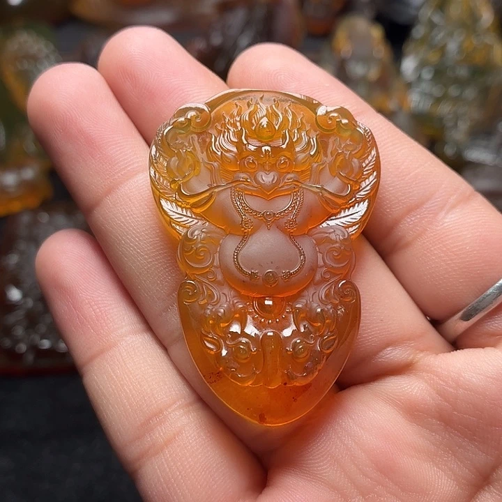 琥珀未镶嵌颈饰139