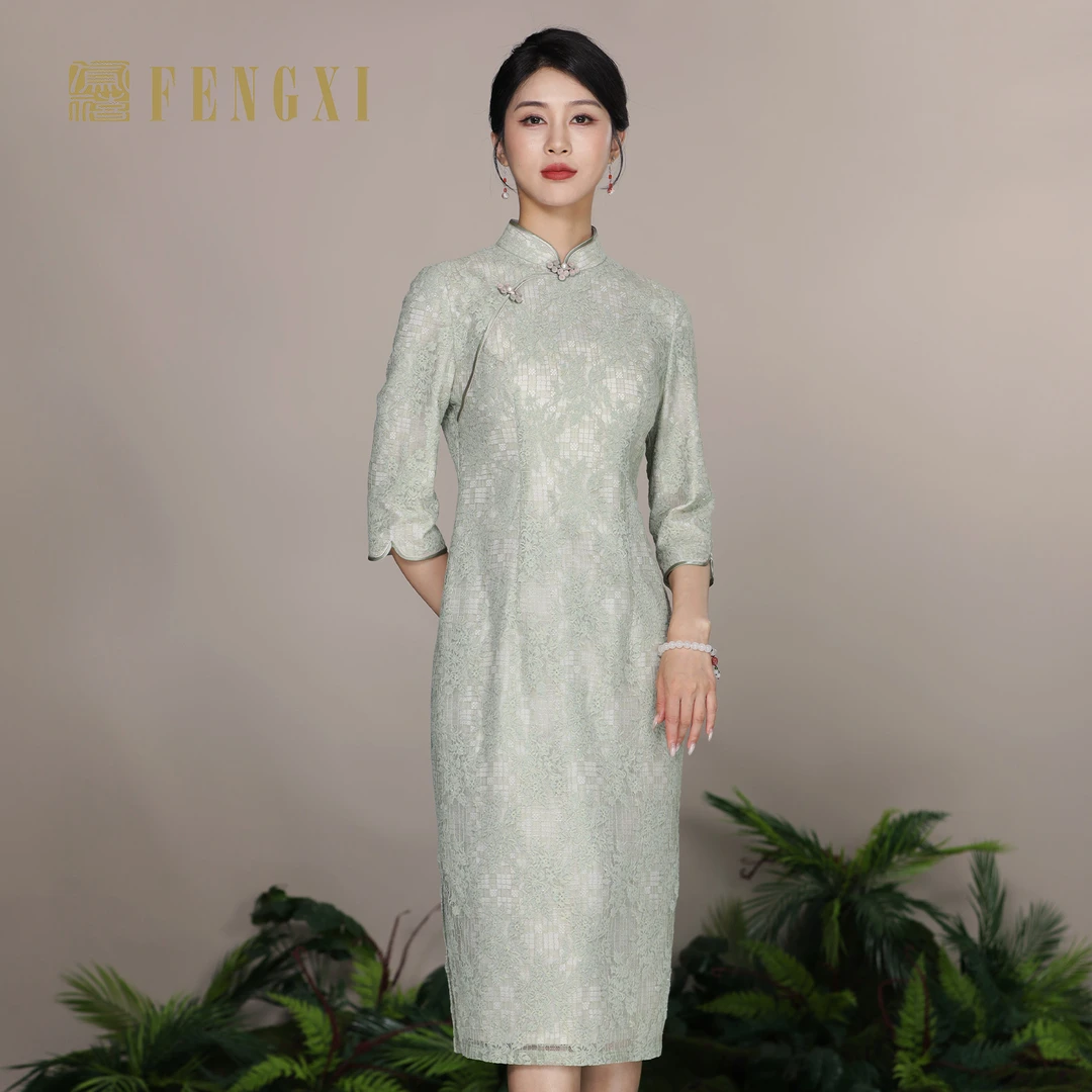 2025年中袖绿色蕾丝年轻显瘦轻奢改良款旗袍日常旗袍网红