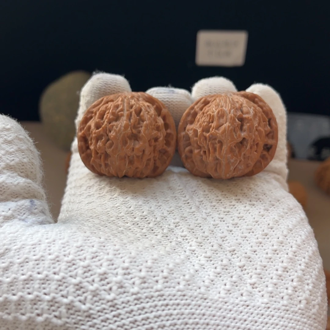 文玩核桃吊坠39红皮对歪球磨