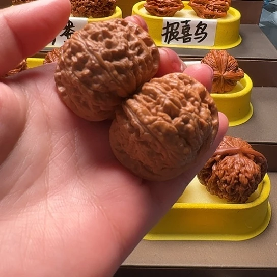 文玩核桃吊坠白狮子球白闷白