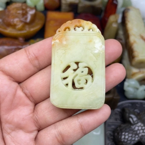 蛇纹石玉未镶嵌颈饰64