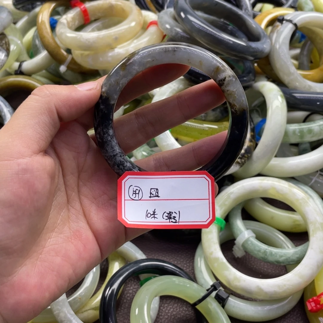 ****蛇纹石玉未镶嵌手镯