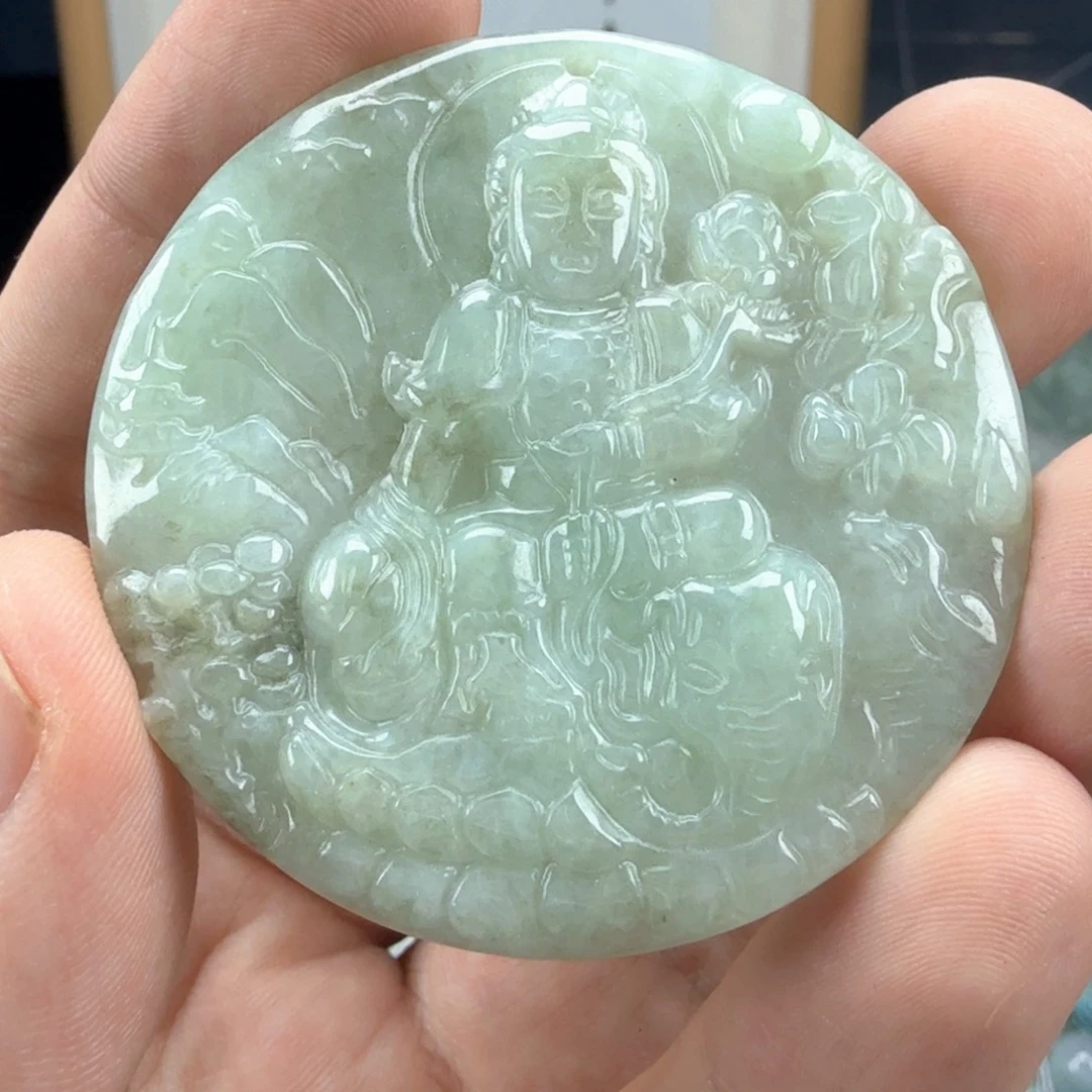 翡翠挂件未镶嵌翡翠