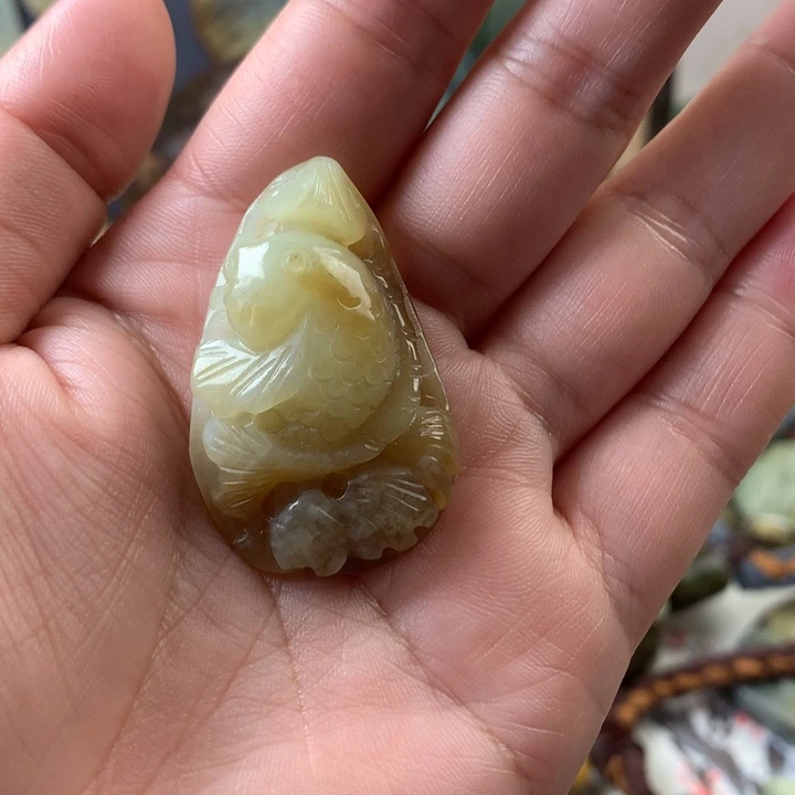 透闪石质玉未镶嵌挂件