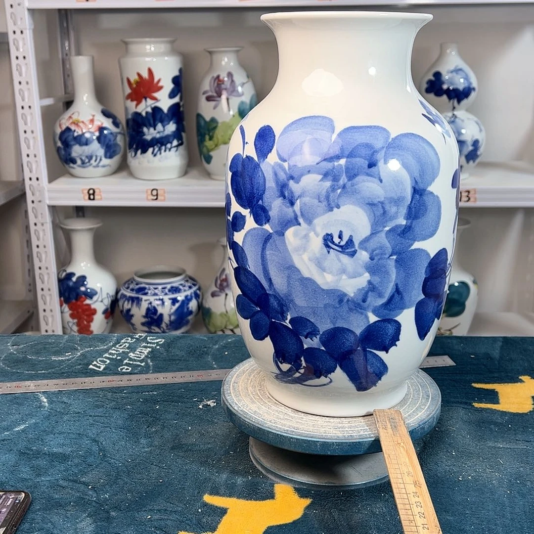 摆件景德镇陶瓷大冬青牡