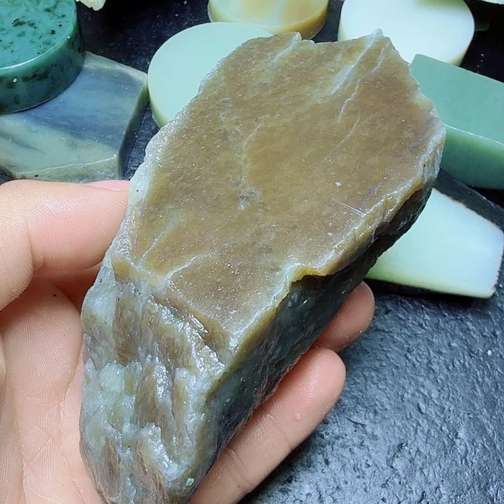 和田玉（糖玉）未镶嵌珠宝奇石