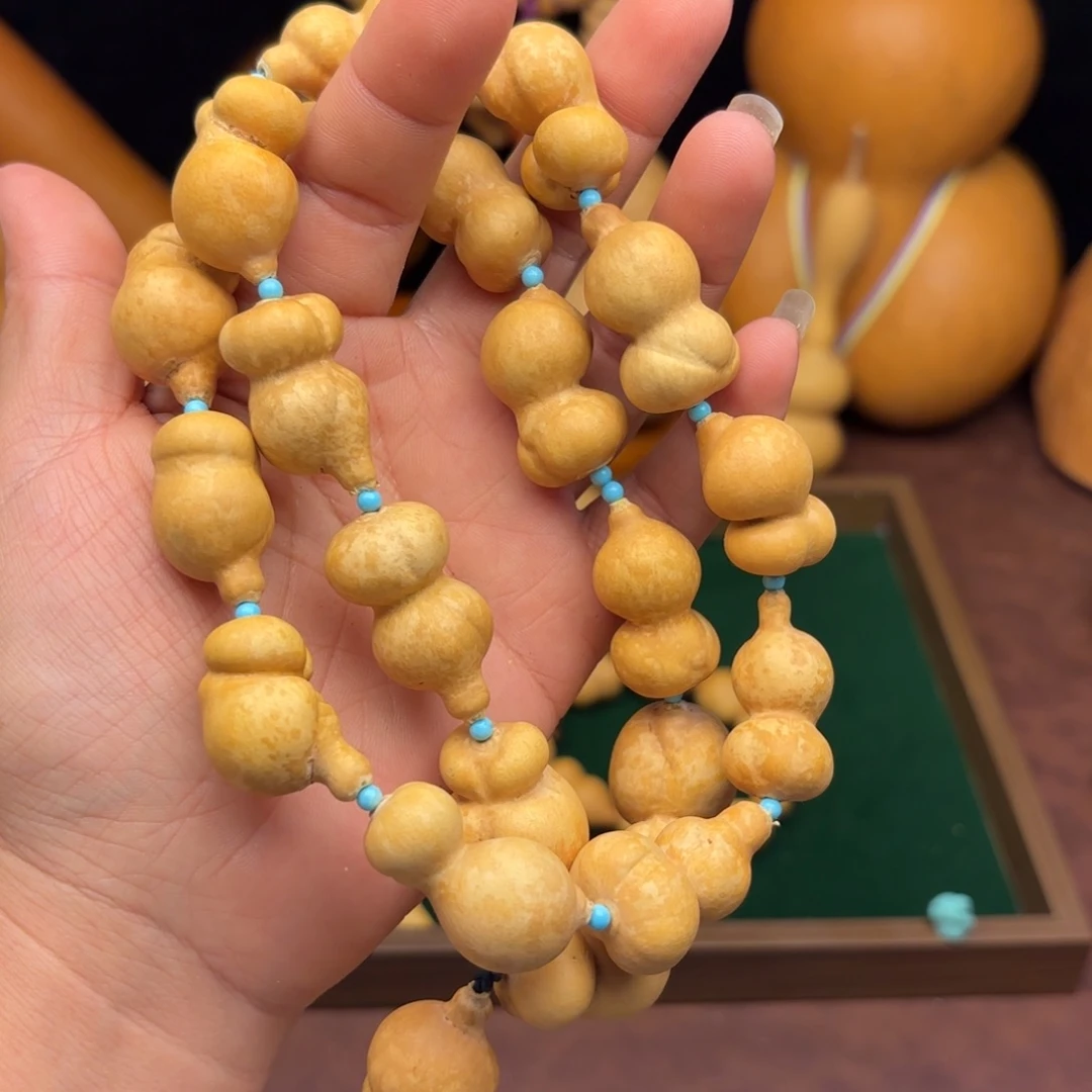 雷**青产品已经详细讲解、花叶葫芦，默认微瑕！