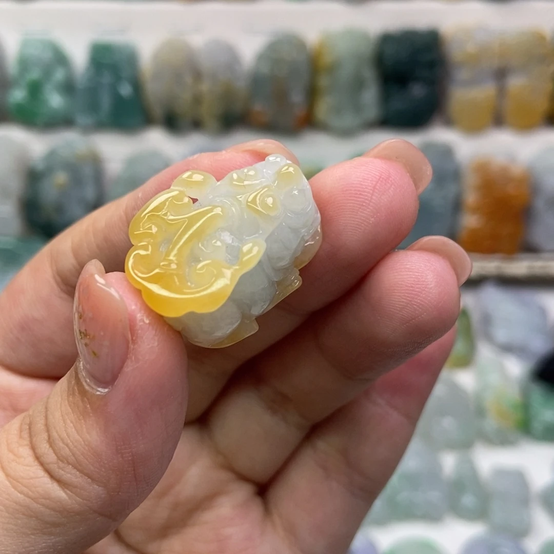 吊坠(赠链)未镶嵌翡翠