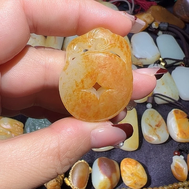 耿***敏吊坠(不含链)未镶嵌和田玉